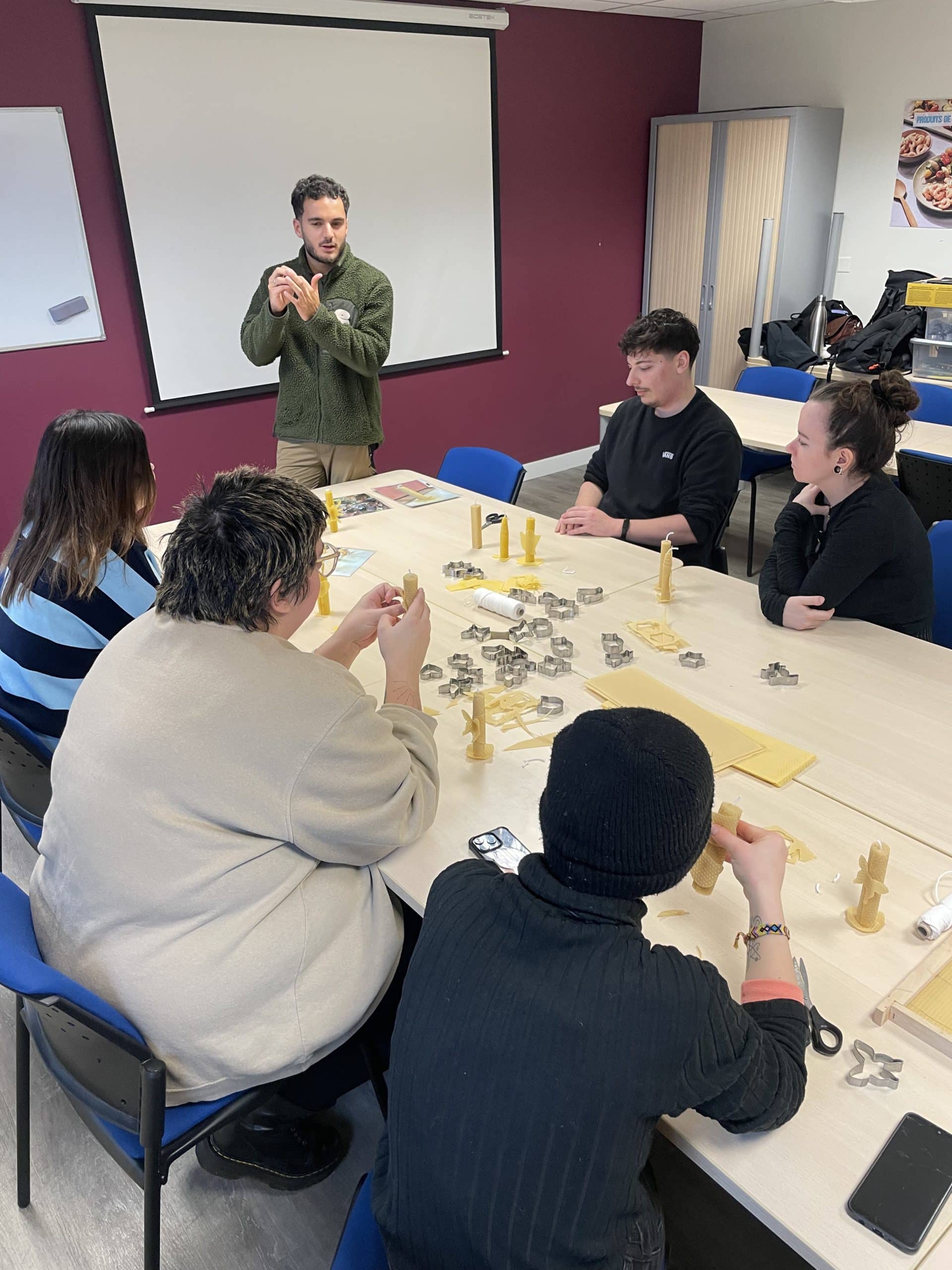 Animation bougies en cire d’abeille 